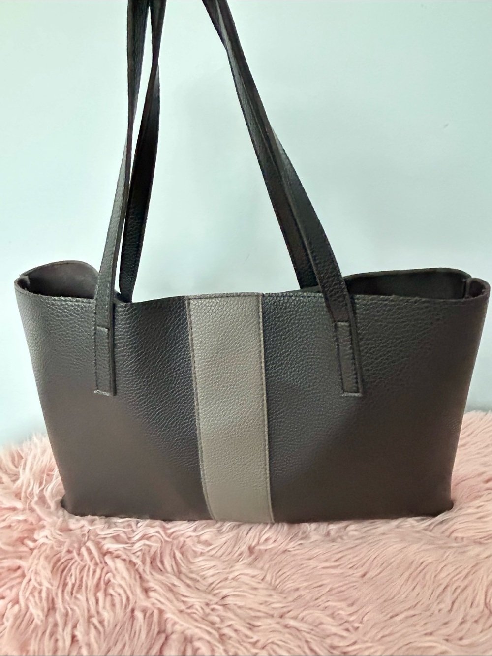 Vince Camuto Classic Black Tote Bag with Gray Center Stripe - Picture 2 of 7